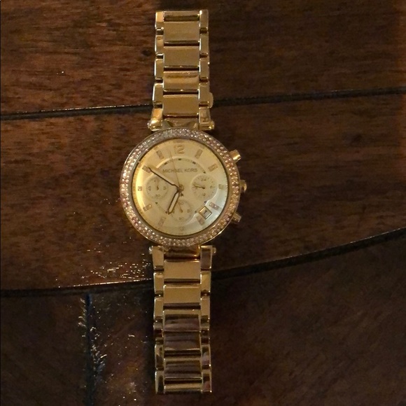 Gold Michael Kors watch - Picture 1 of 3